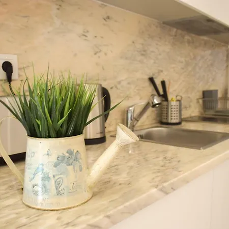 Aurora Garden Apartment